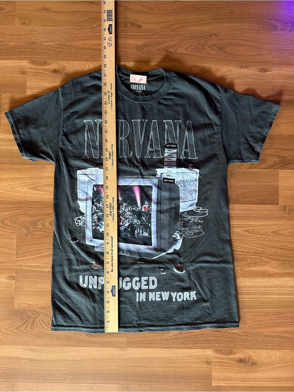 Hot Topic Black Nirvana 'Unplugged In New York' Graphic Tee - Picture 3 of 7